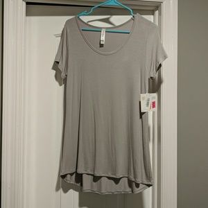 NWT LulaRoe XS Classic Tee